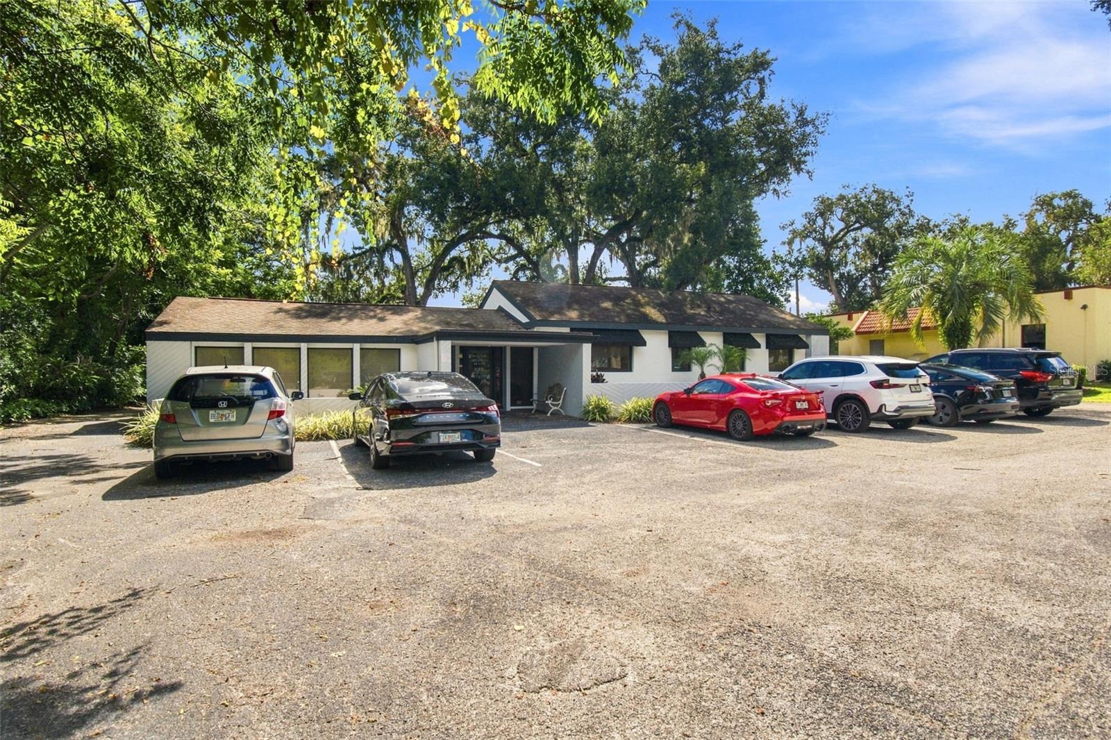 223 LITHIA PINECREST ROAD