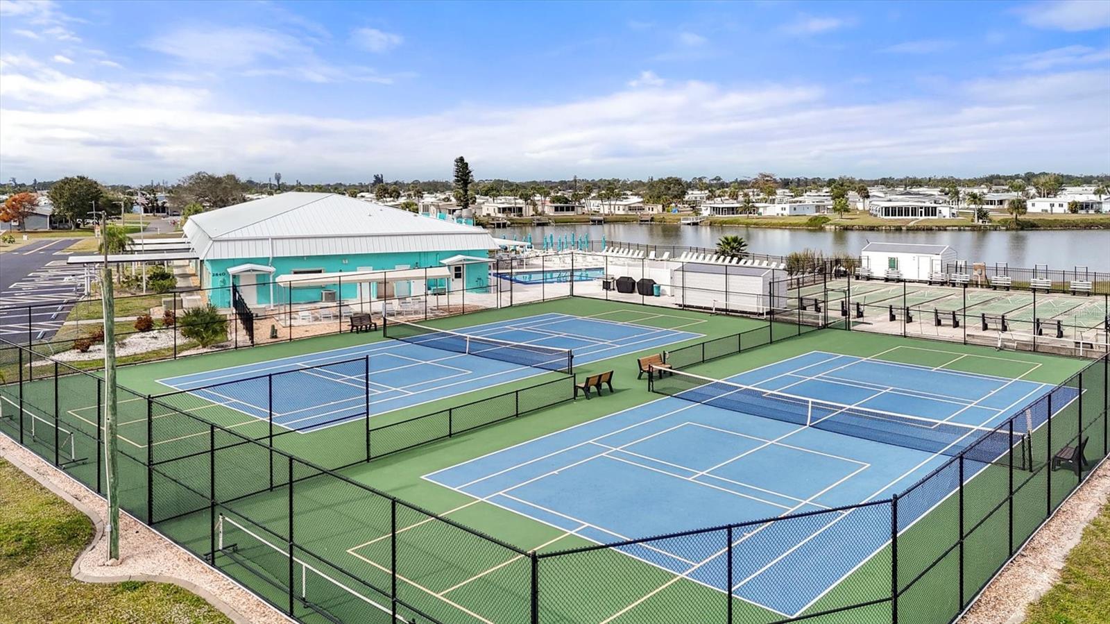 HOL MOB ESTATES 3RD ADD - Residential