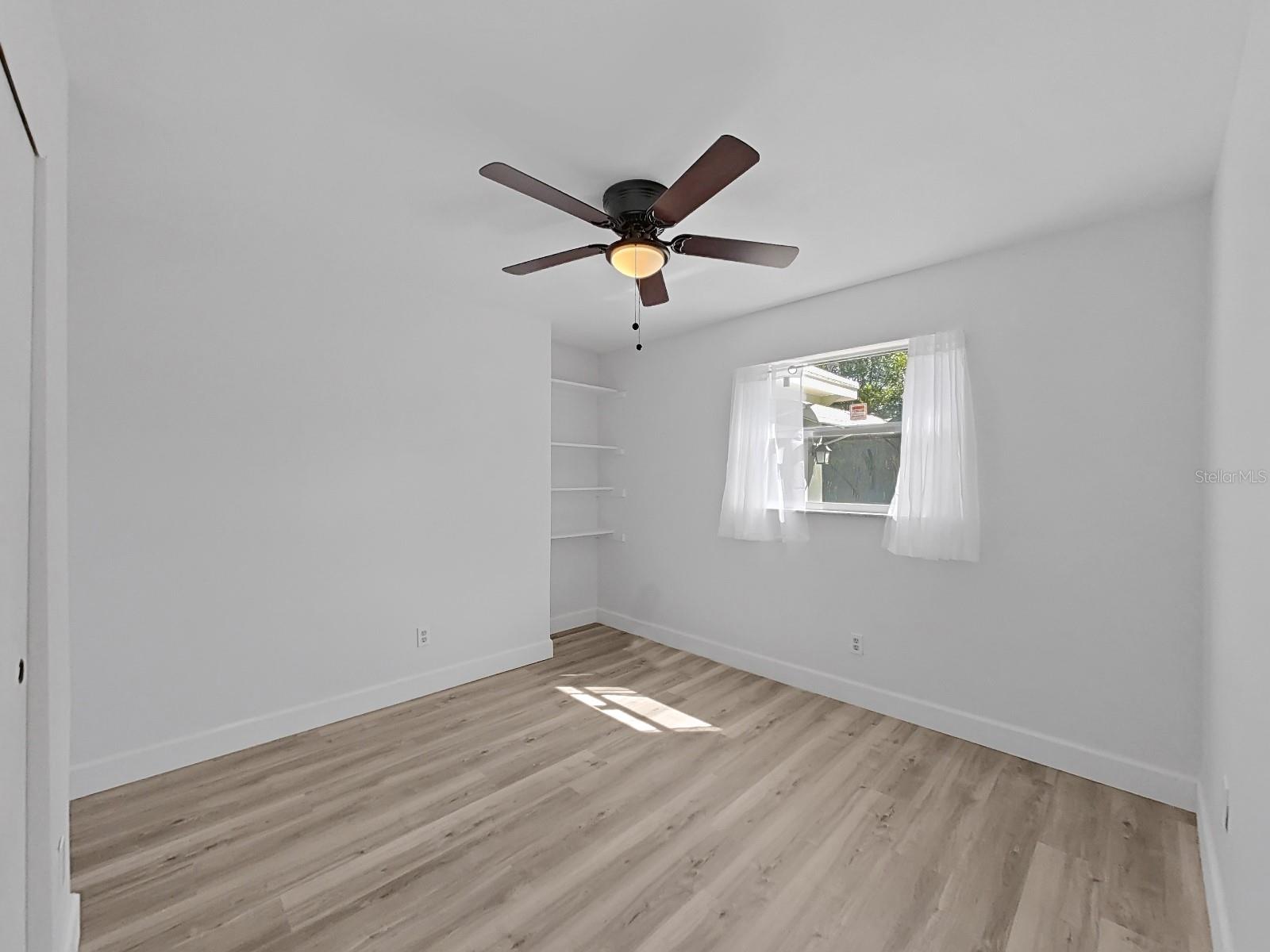 CROSS BAYOU PARK 1ST ADD - Residential Lease