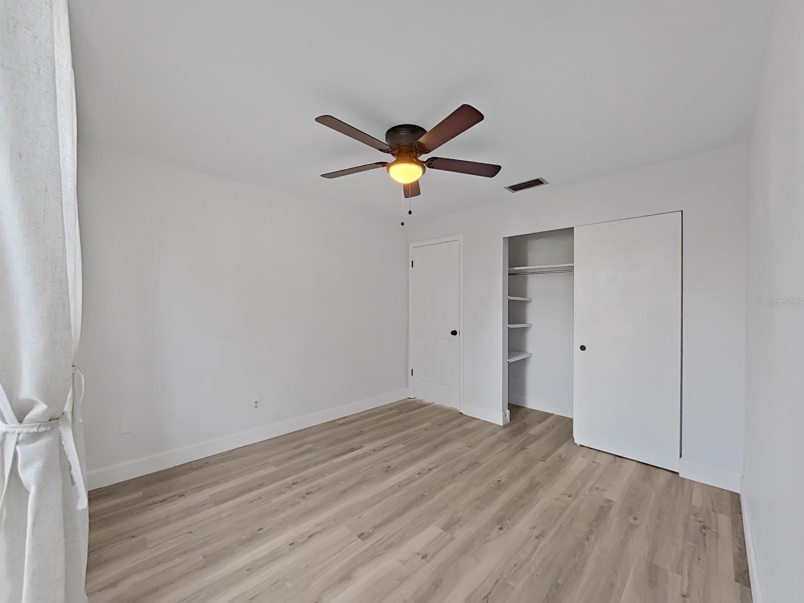 CROSS BAYOU PARK 1ST ADD - Residential Lease