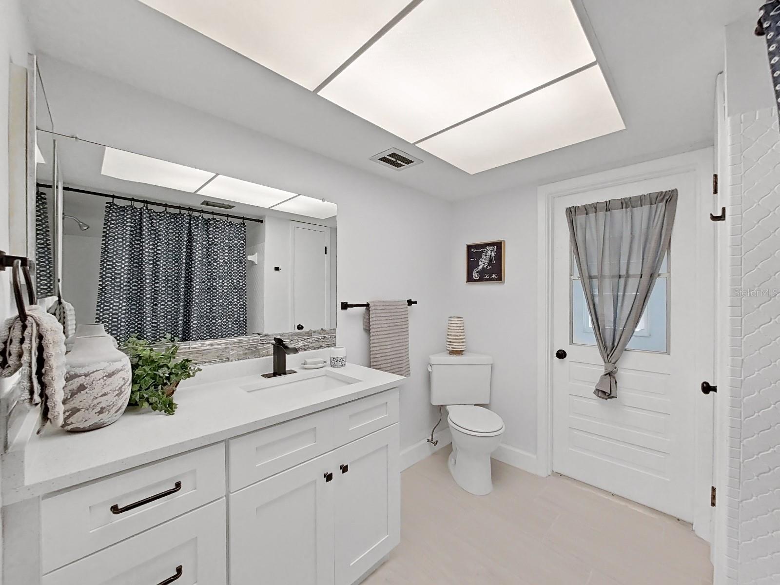 CROSS BAYOU PARK 1ST ADD - Residential Lease