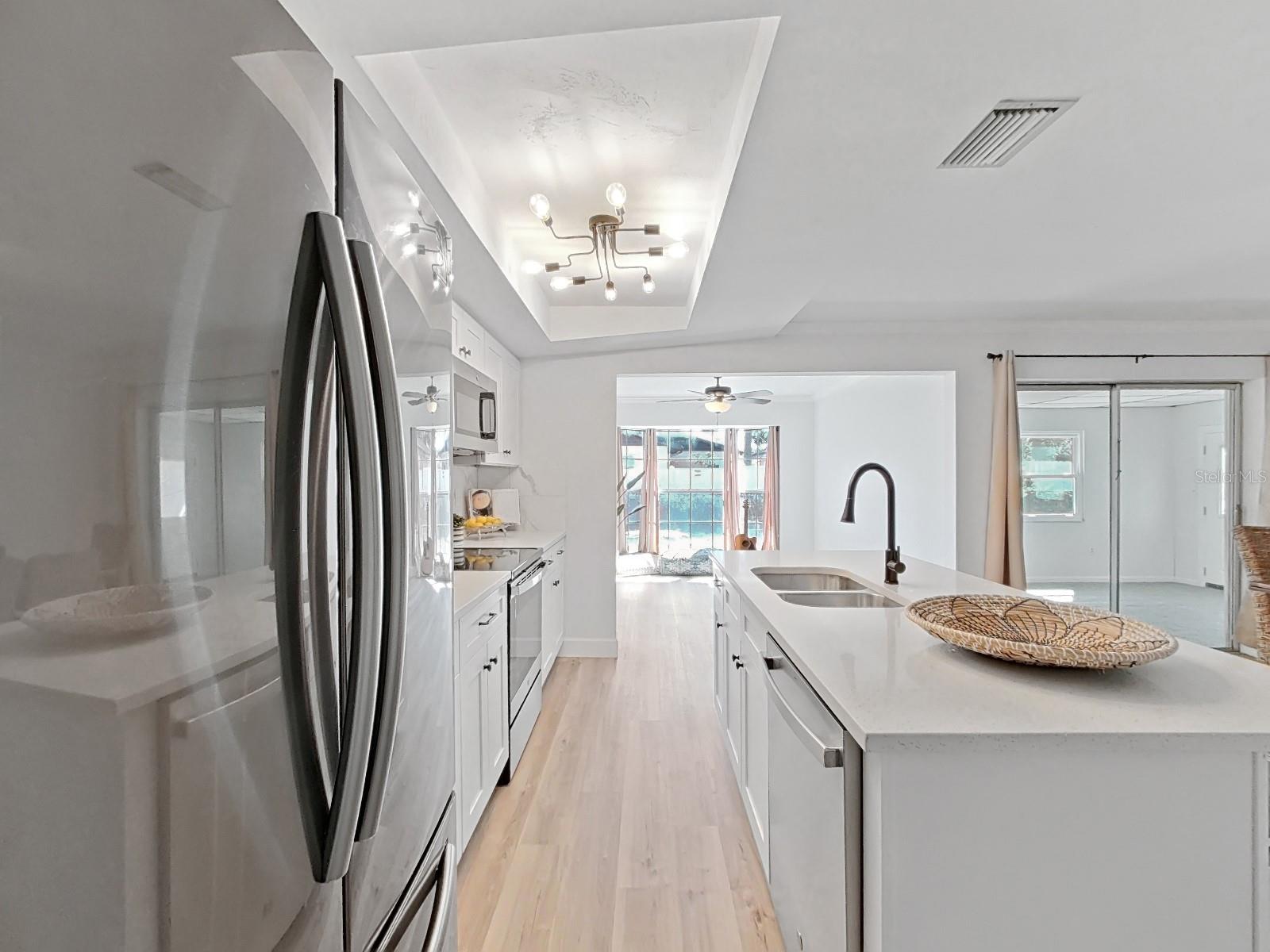 CROSS BAYOU PARK 1ST ADD - Residential Lease