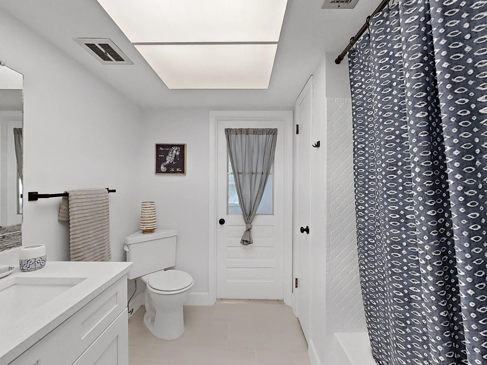 CROSS BAYOU PARK 1ST ADD - Residential Lease