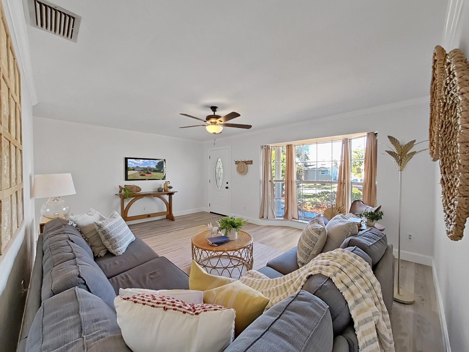 CROSS BAYOU PARK 1ST ADD - Residential Lease