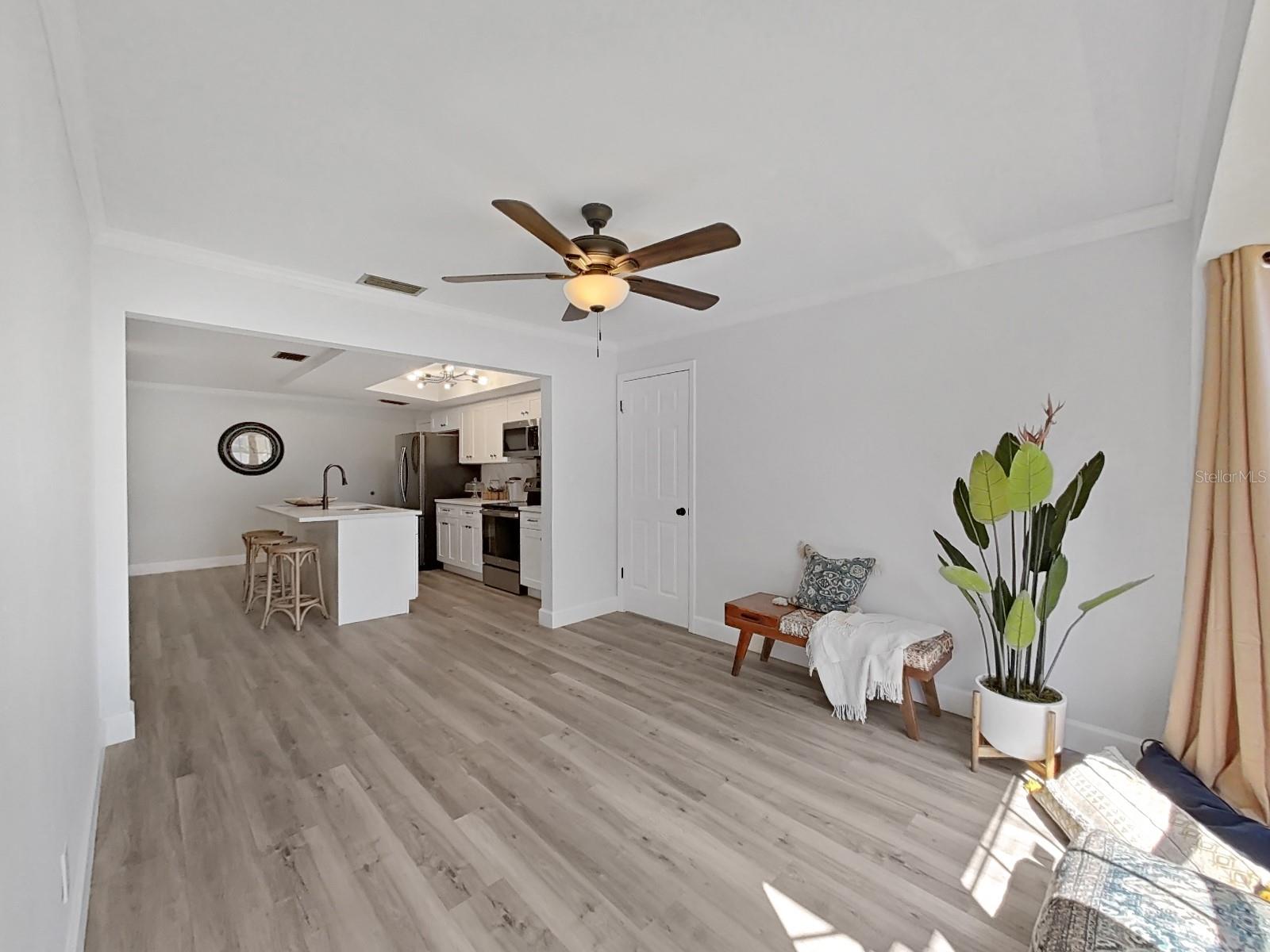 CROSS BAYOU PARK 1ST ADD - Residential Lease