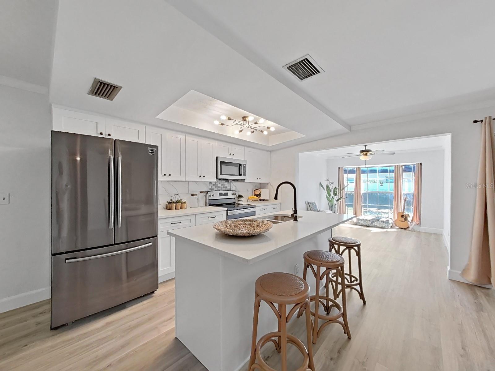 CROSS BAYOU PARK 1ST ADD - Residential Lease