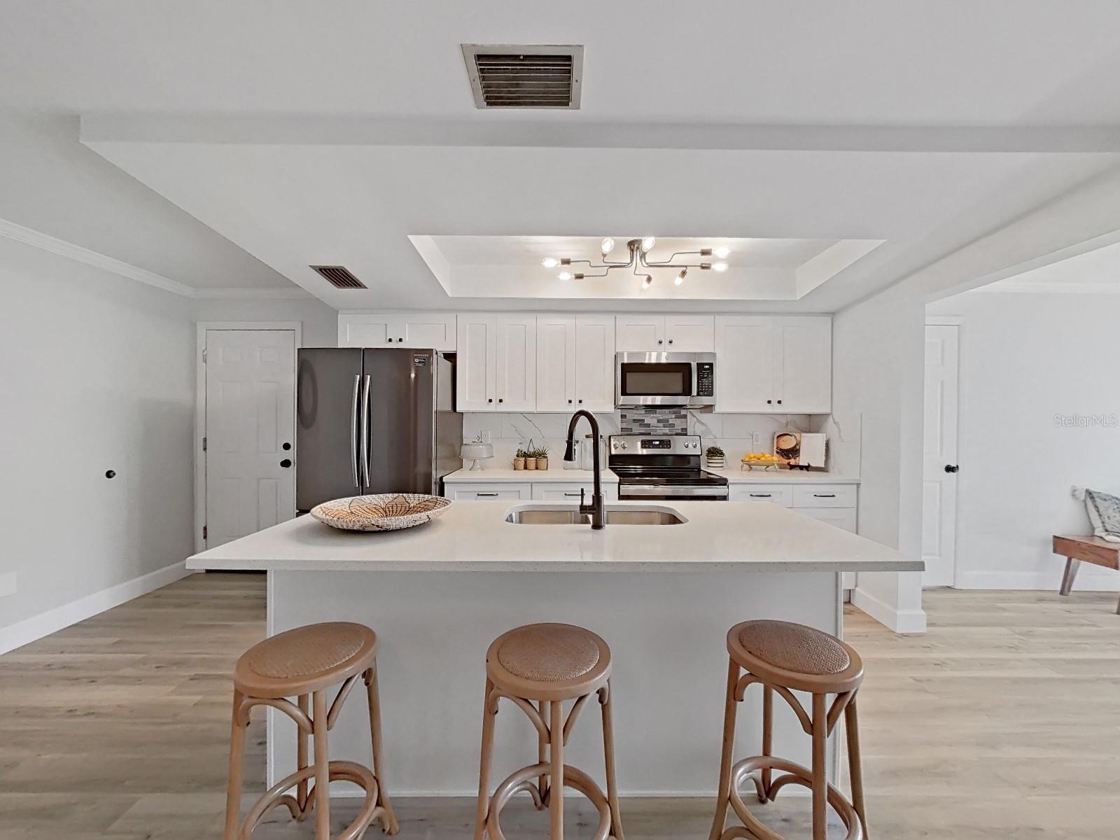 CROSS BAYOU PARK 1ST ADD - Residential Lease