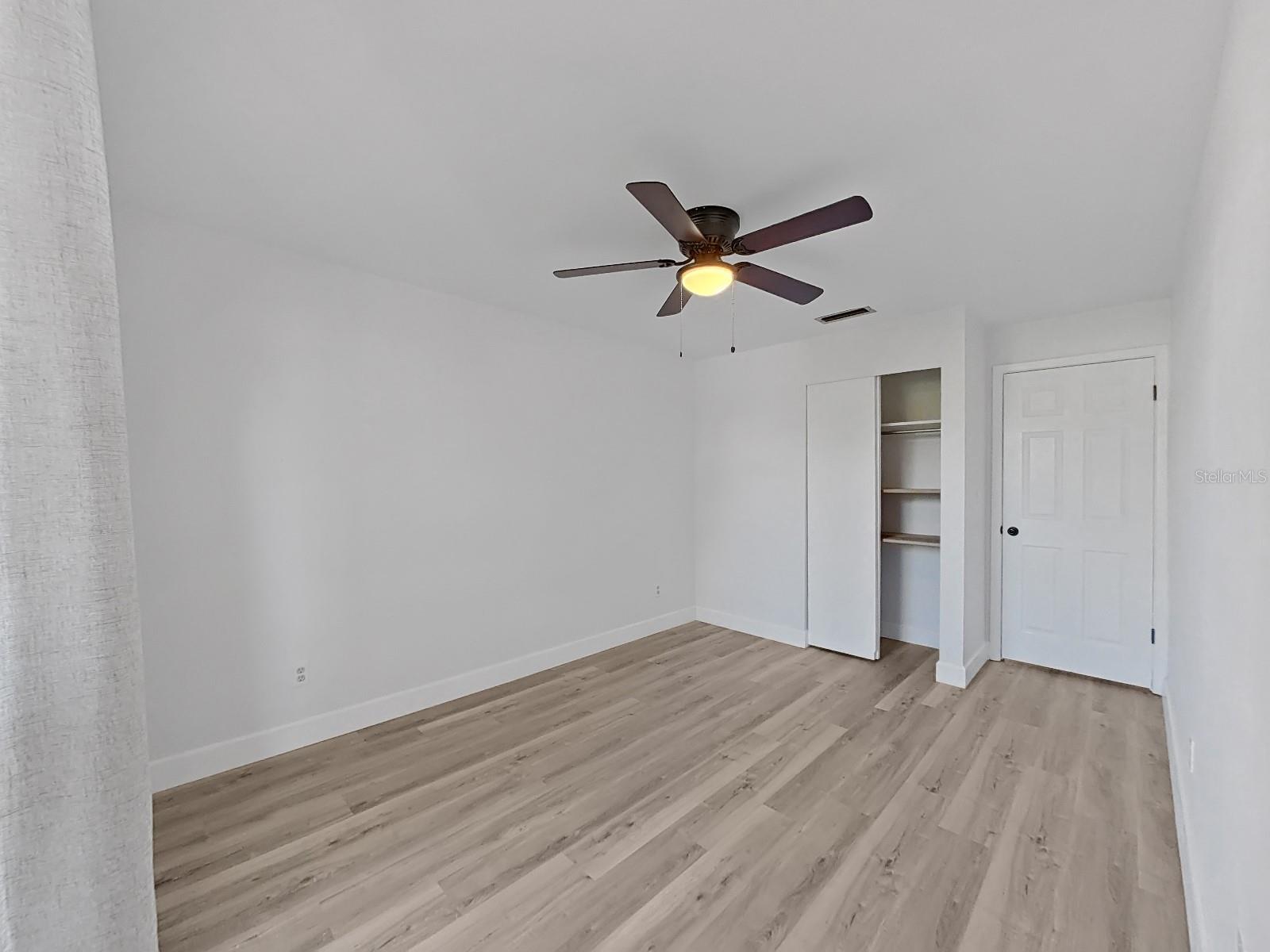 CROSS BAYOU PARK 1ST ADD - Residential Lease