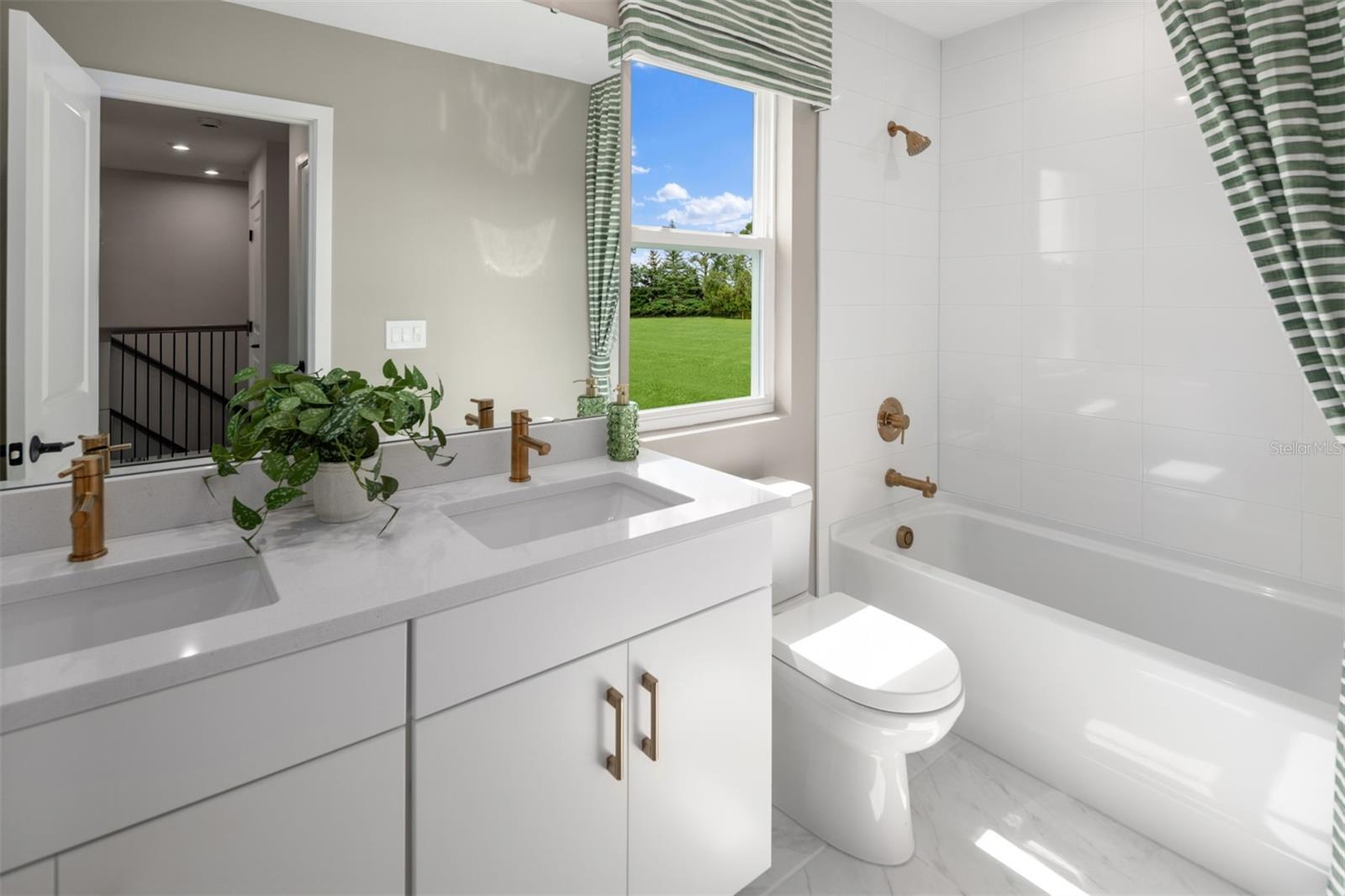 MEADOWLARK LANDING - Residential