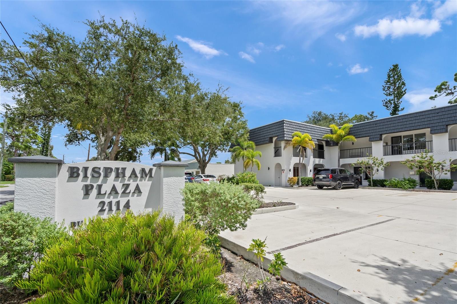 This immaculate and spacious 3-bedroom, 2.5-bath 2nd floor apartment offers an ideal blend of comfort, functionality, and location. This unique property is ideal for a working professional seeking a live/work environment in a prime Sarasota location—just minutes from the beach, Gulf Gate, and a wide selection of local restaurants and amenities. This residence features a wide open floor plan designed for modern living. Highlights include a chef’s kitchen, tile flooring throughout, an oversized primary suite, two additional bedrooms, a convenient half bath, and an interior laundry room. The generous layout is perfect for both living and working from home, providing ample space for relaxation and productivity.
Enjoy the seasonal weather from the private balcony, an ideal spot for unwinding outdoors. With its unbeatable location and versatile design, this home is a must-see.