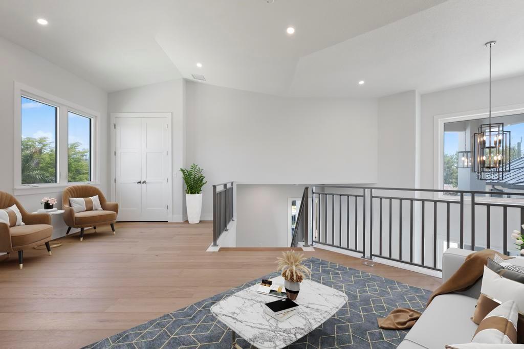 SIESTA BEACH - Residential