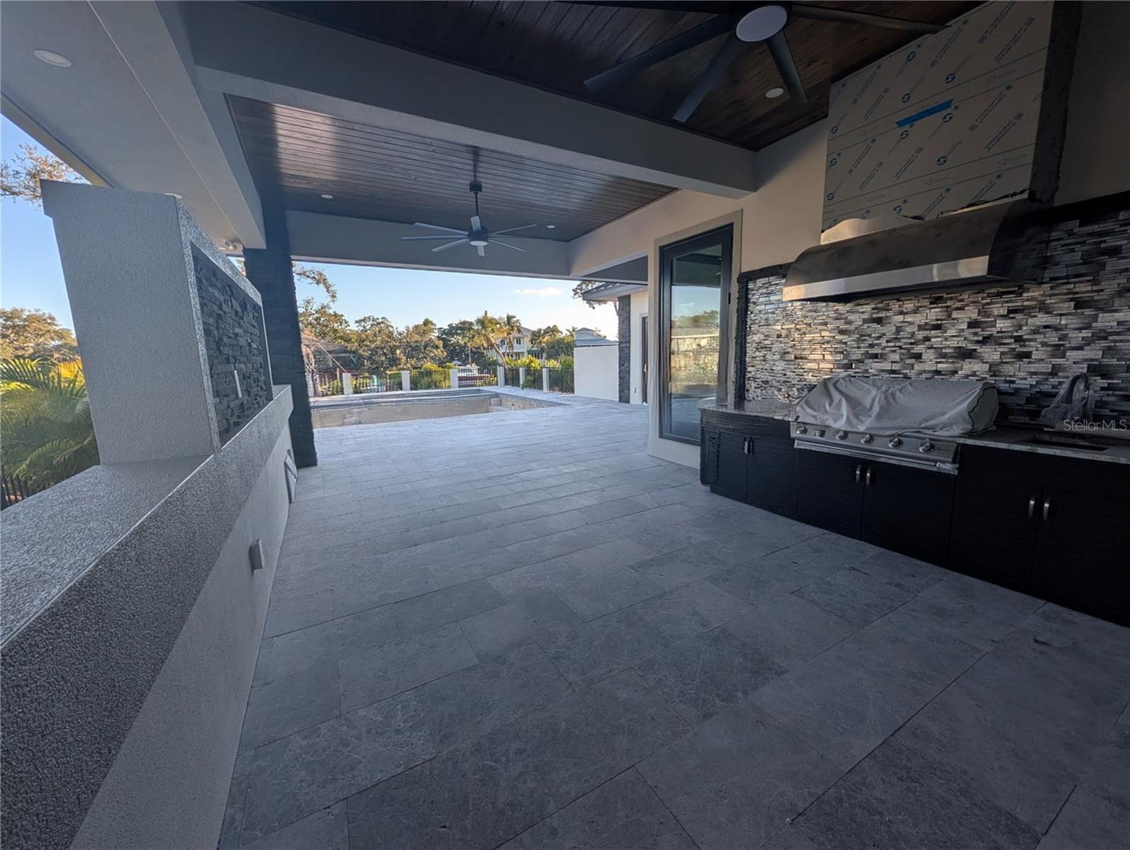 SIESTA BEACH - Residential