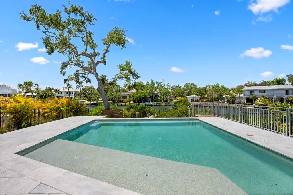 SIESTA BEACH - Residential