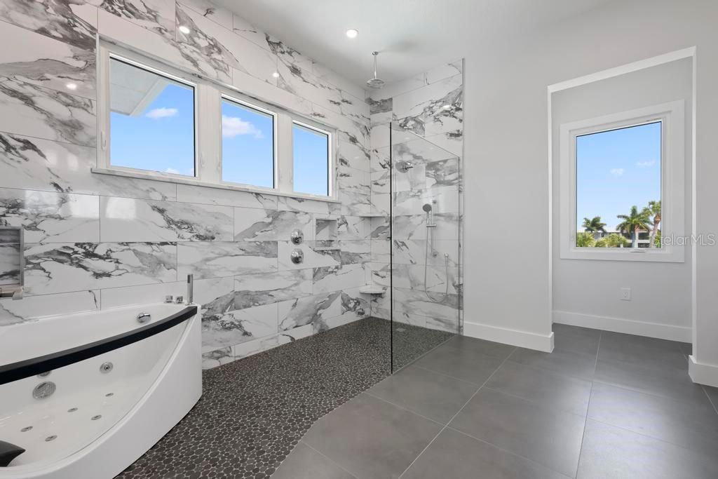SIESTA BEACH - Residential