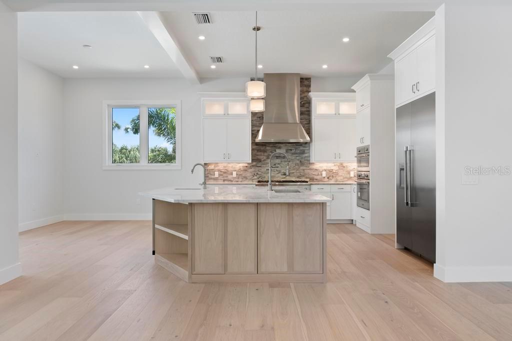 SIESTA BEACH - Residential