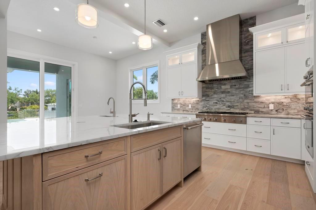 SIESTA BEACH - Residential