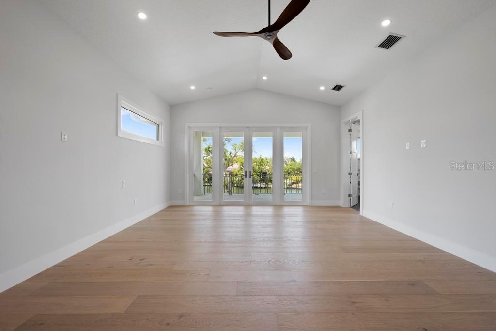 SIESTA BEACH - Residential