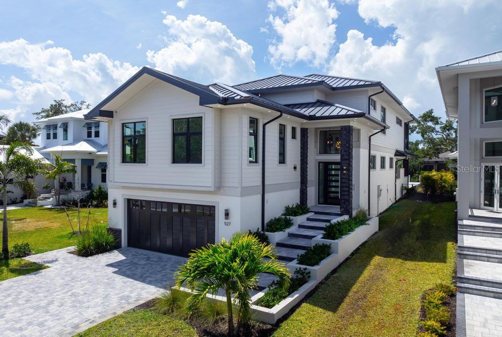 527 VENICE LANE