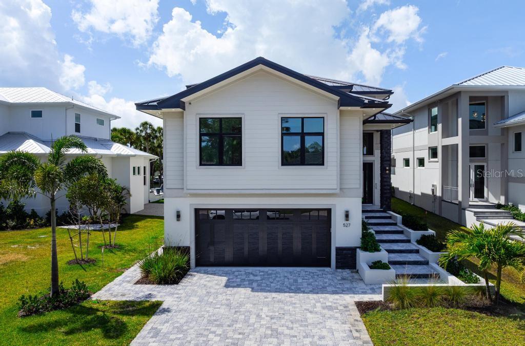 527 VENICE LANE