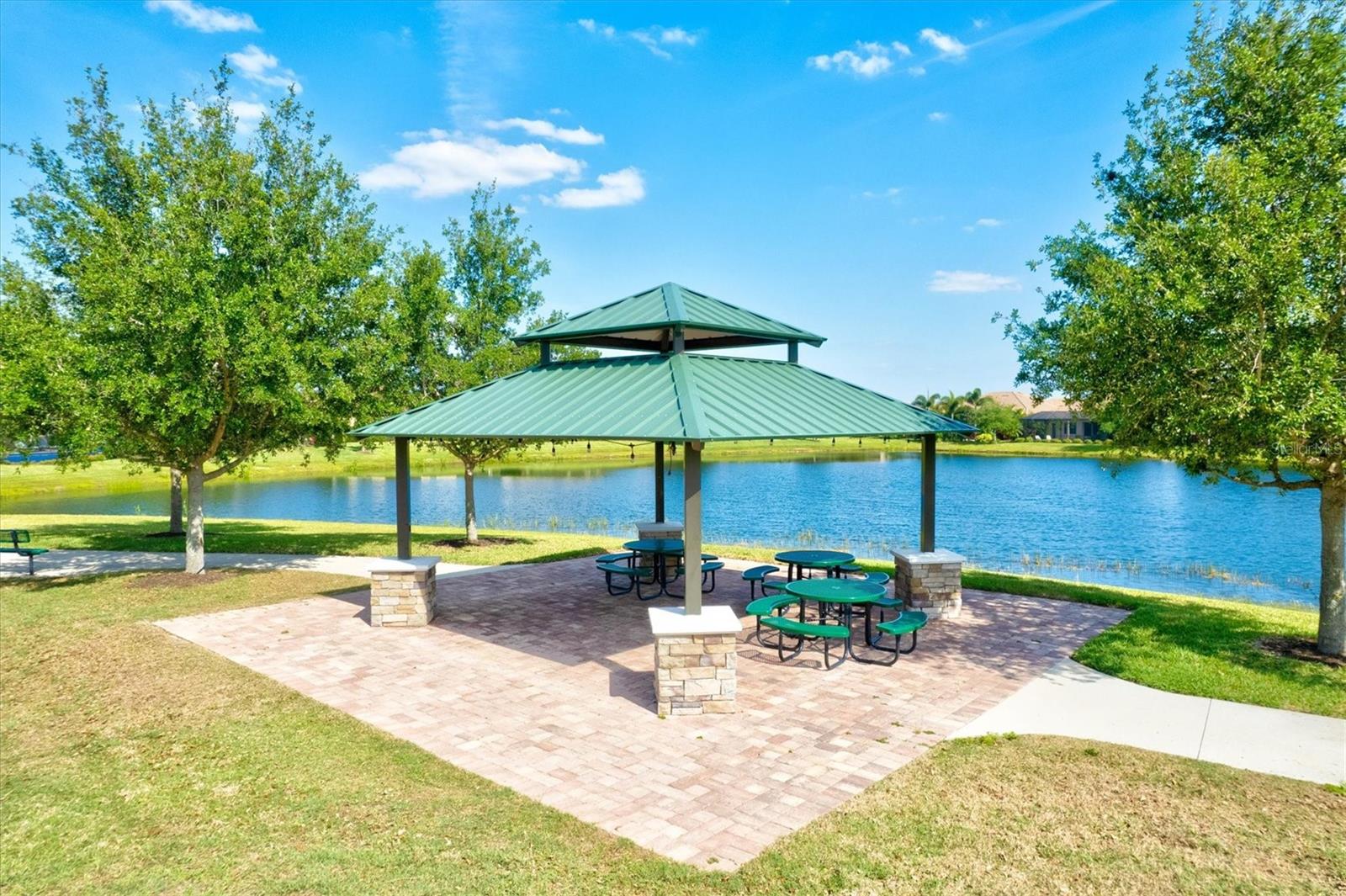 BRIDGEWATER AT LAKEWOOD RANCH - Residential