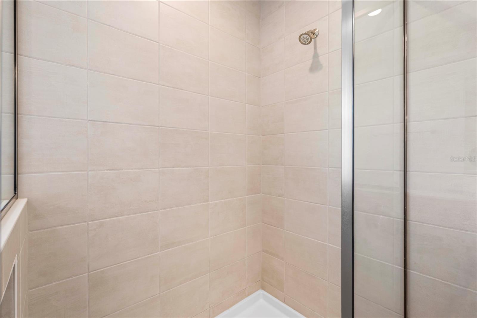 WINDING RDG PH 5 & 6 - Residential Lease