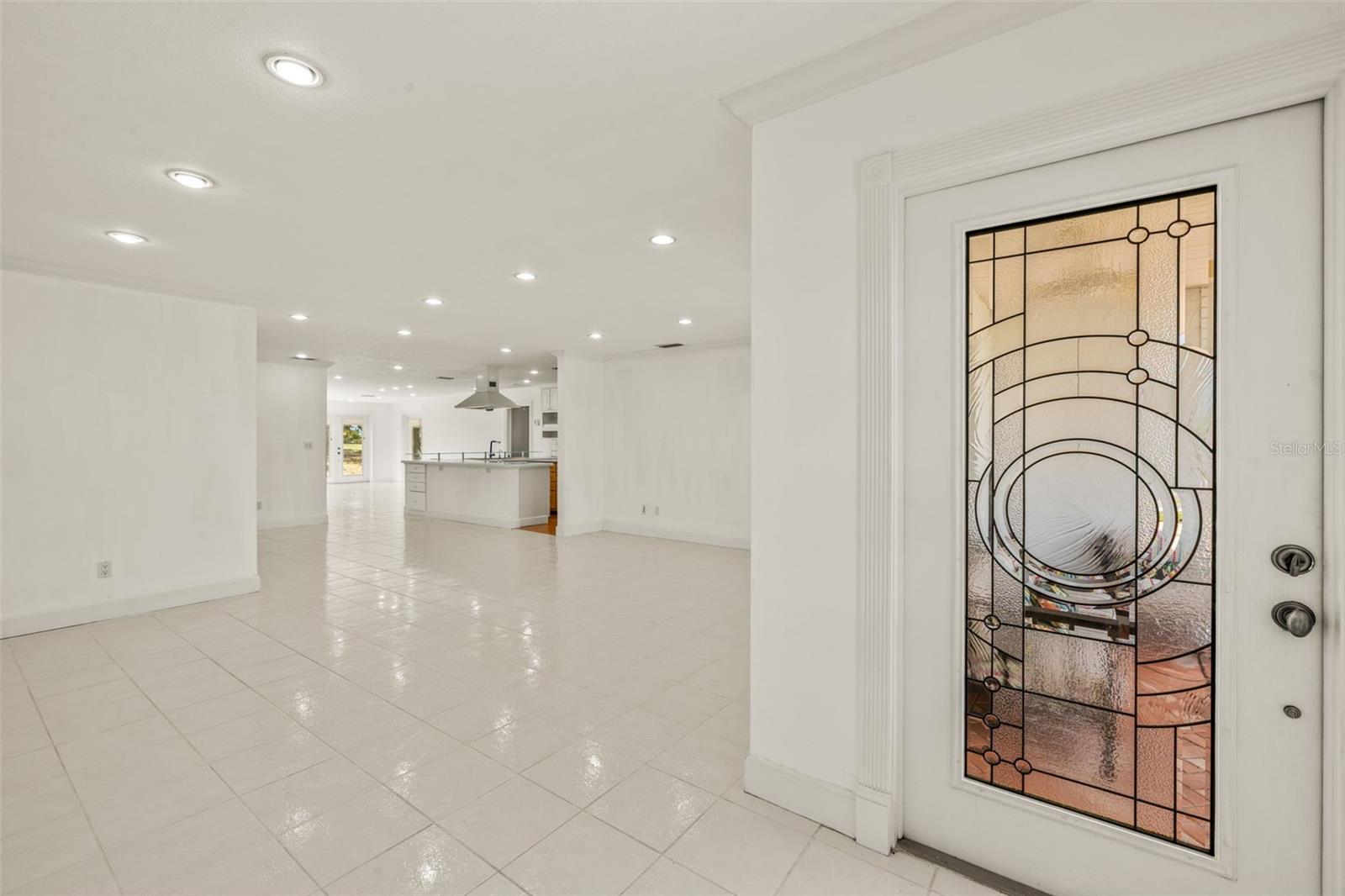 386 CLUB MANOR DRIVE