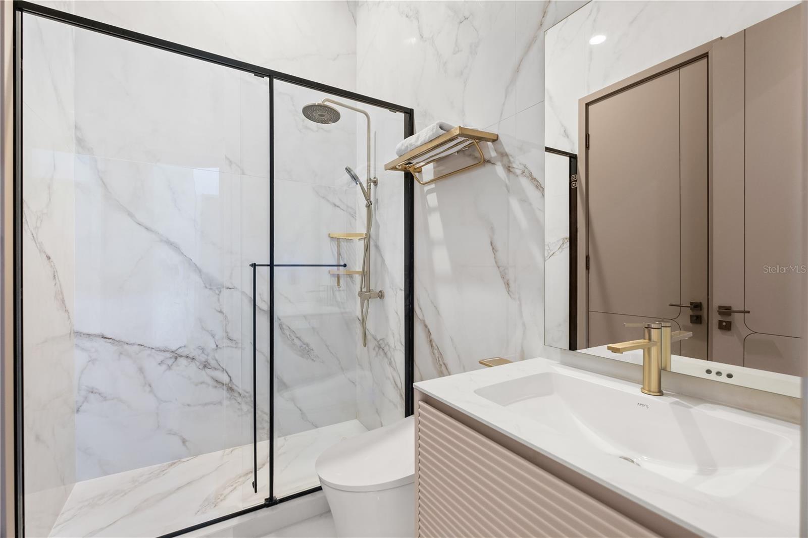 ISLEWORTH - Residential