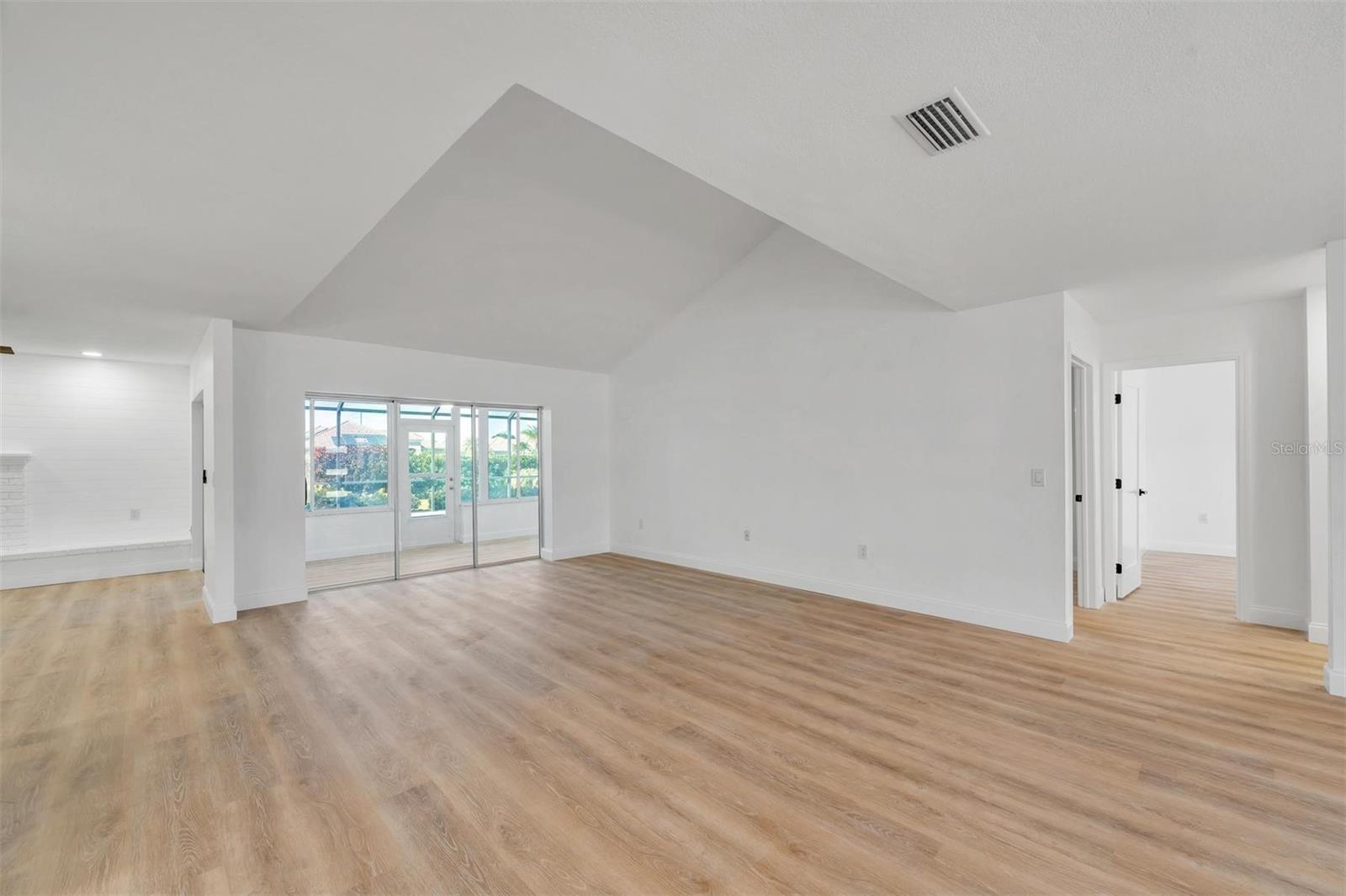 VILLAGE GREEN OF BRADENTON - Residential