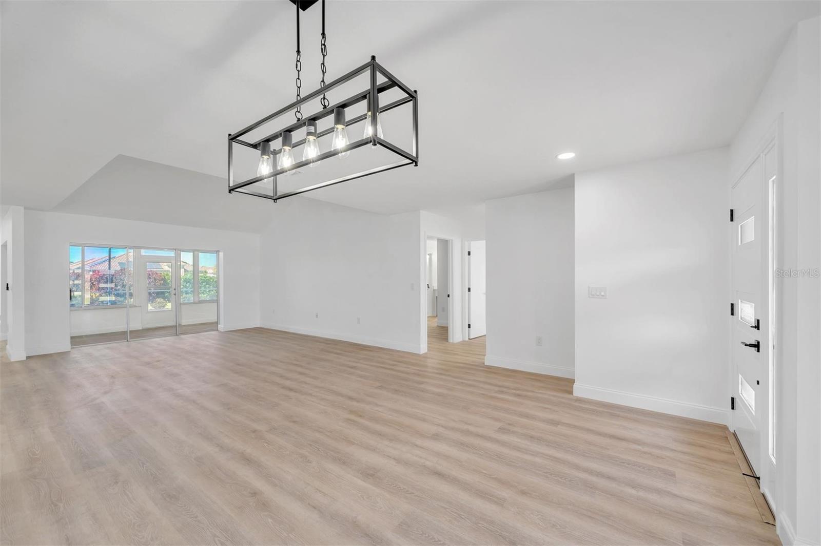 VILLAGE GREEN OF BRADENTON - Residential