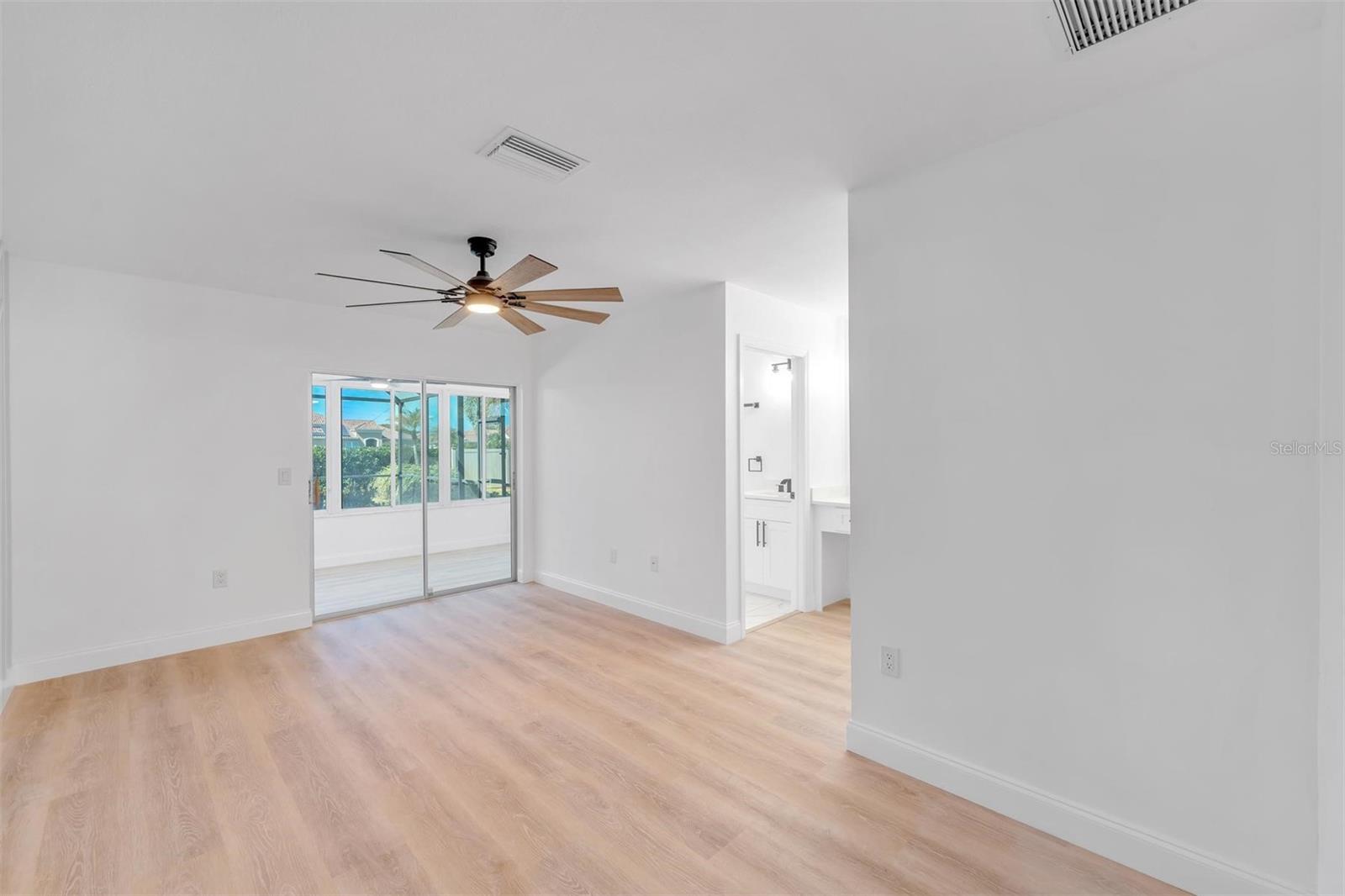 VILLAGE GREEN OF BRADENTON - Residential