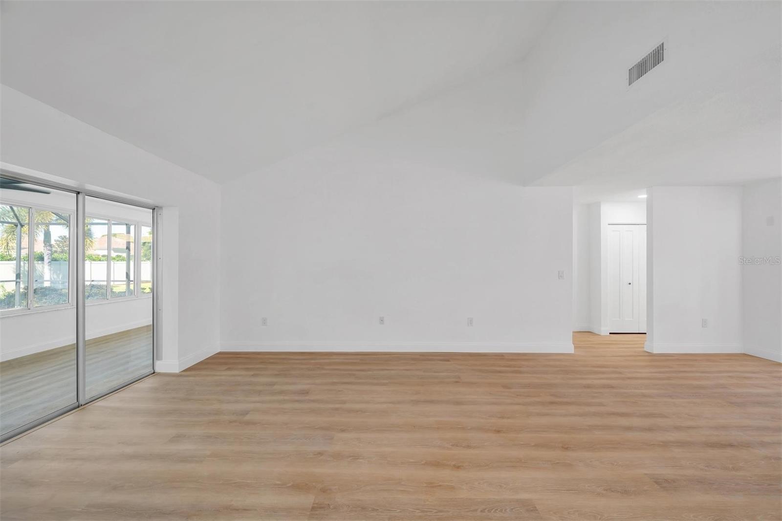 VILLAGE GREEN OF BRADENTON - Residential