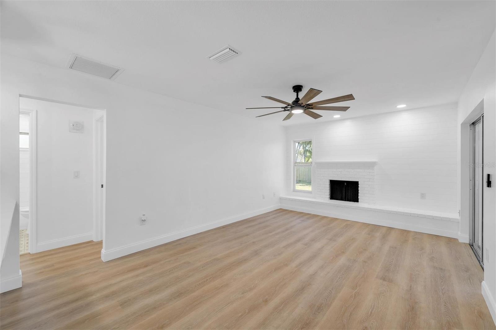 VILLAGE GREEN OF BRADENTON - Residential