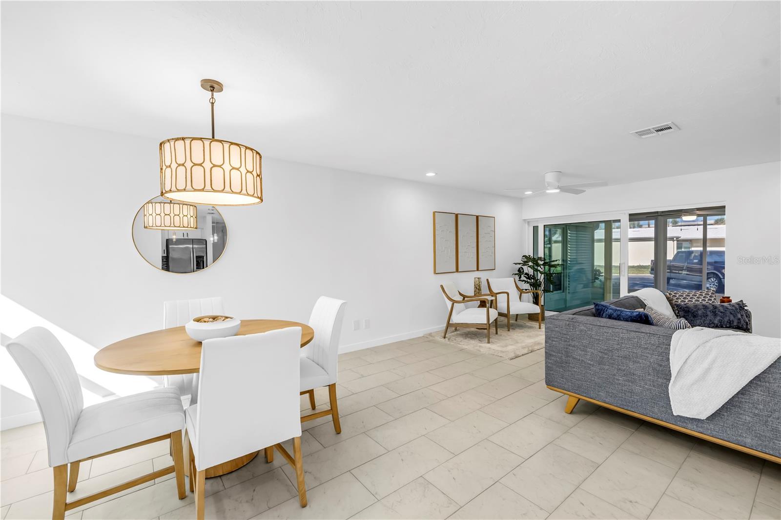 WHISPERING SANDS SEC 5 - Residential Lease