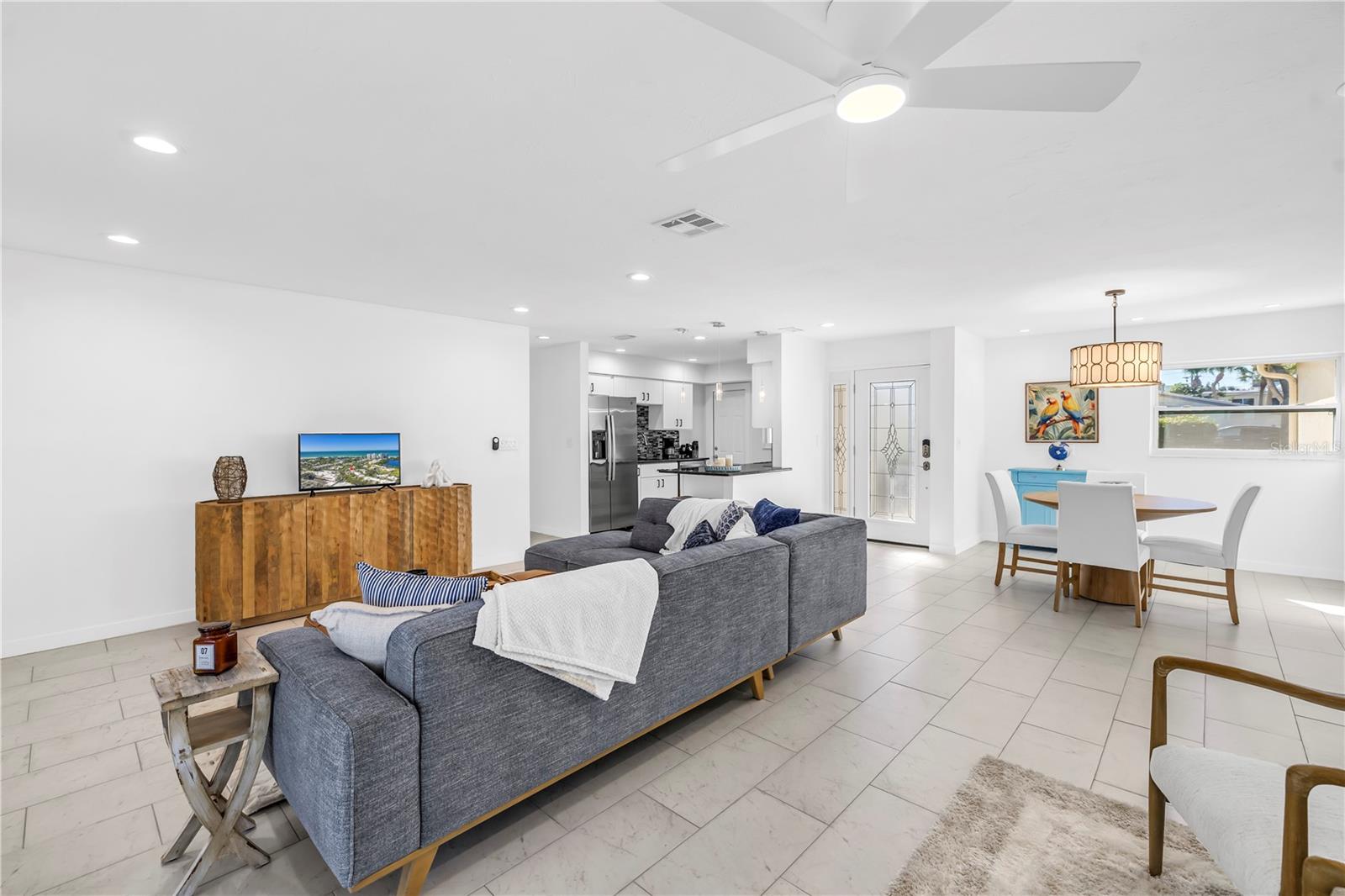 WHISPERING SANDS SEC 5 - Residential Lease