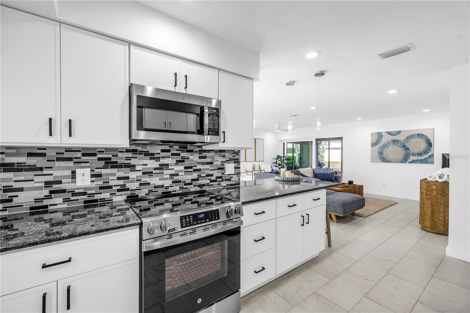 WHISPERING SANDS SEC 5 - Residential Lease