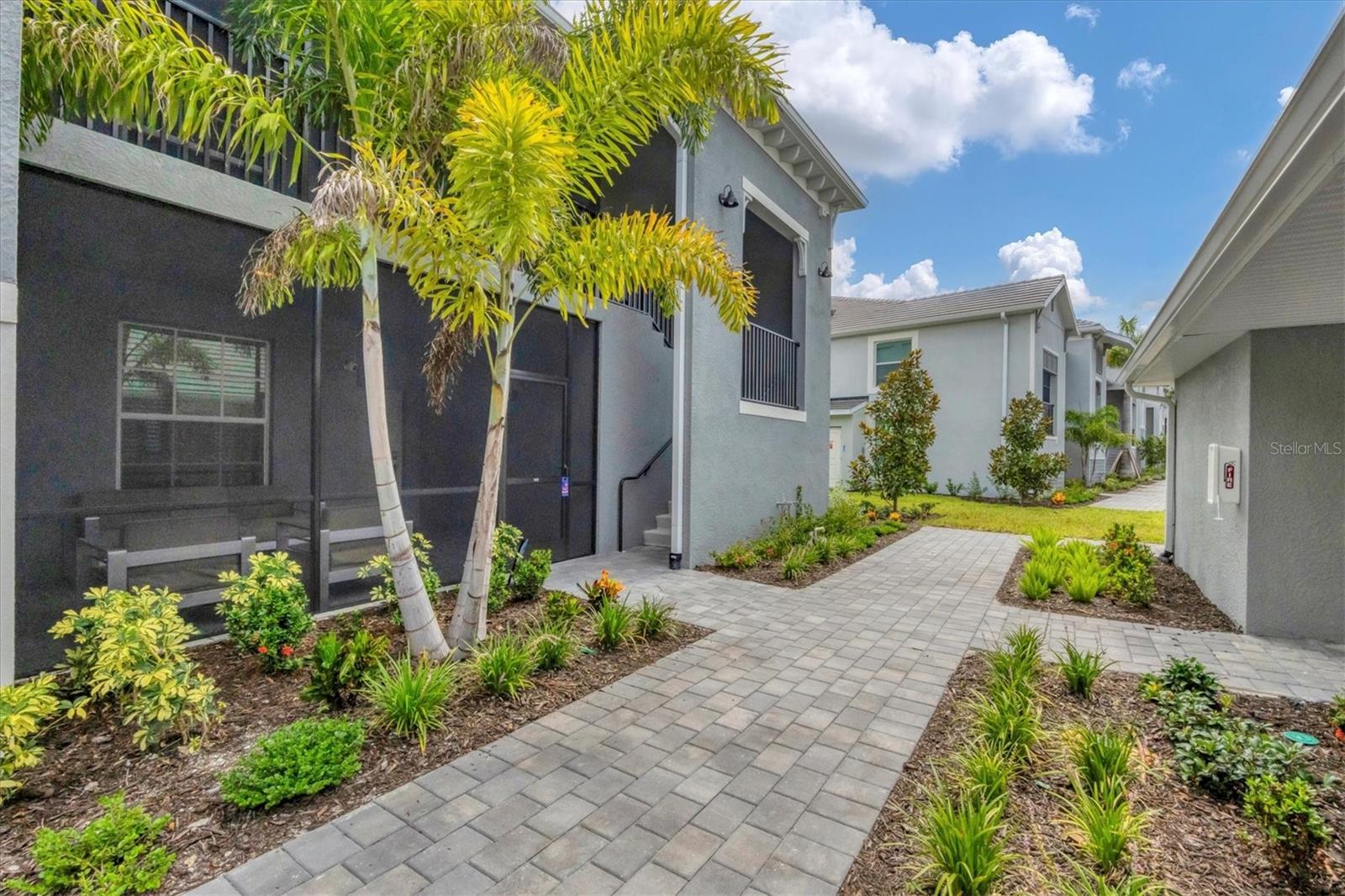 WELLEN PARK GOLF & COUNTRY CLUB - Residential Lease