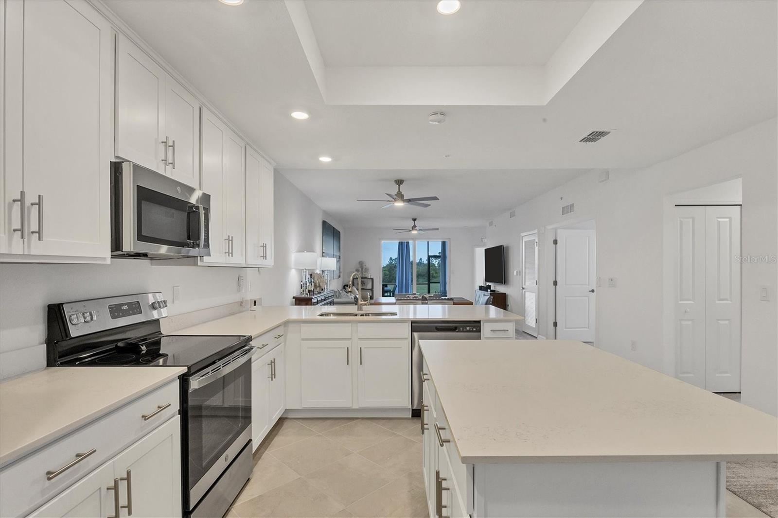 WELLEN PARK GOLF & COUNTRY CLUB - Residential Lease