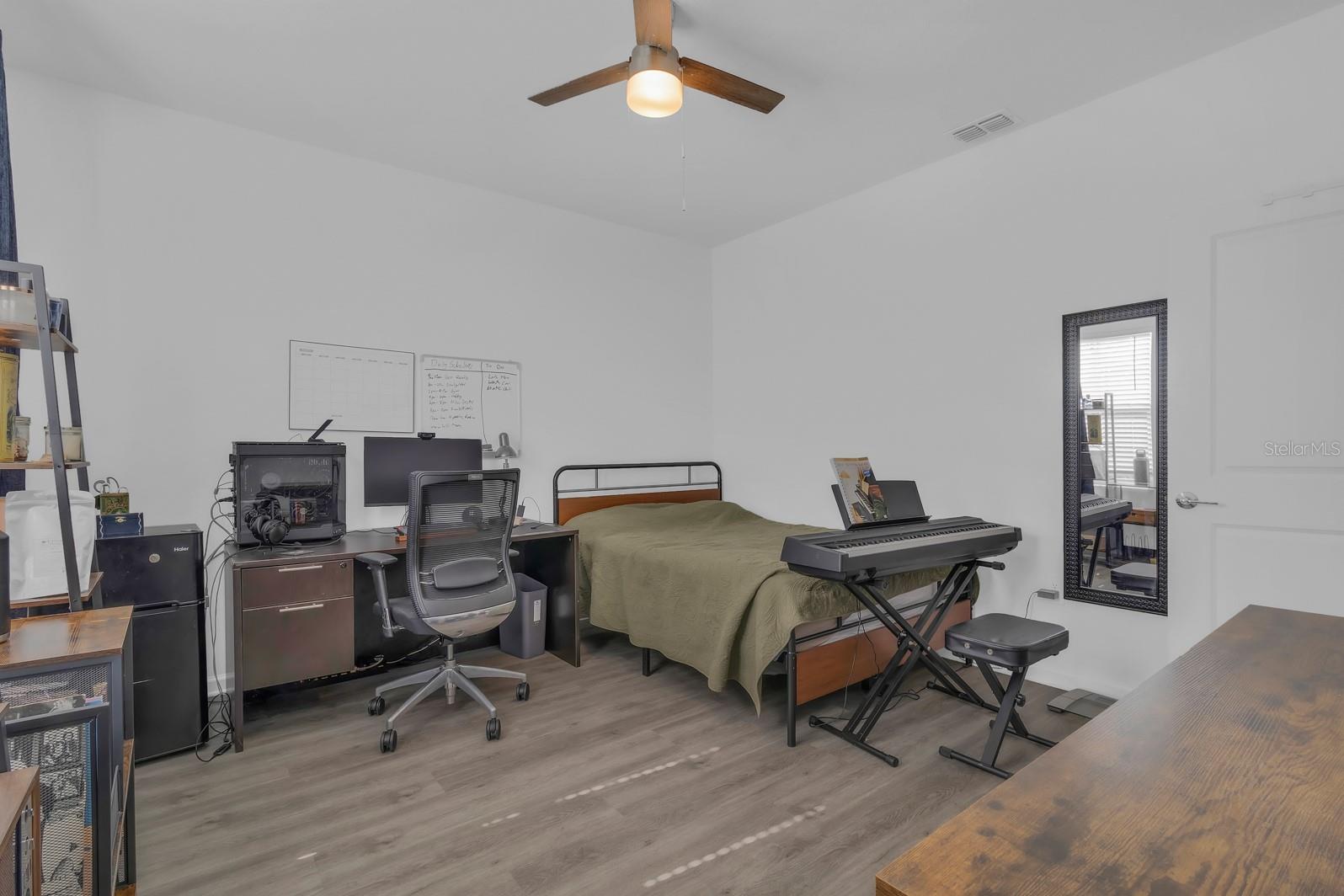 PINE GLEN PH 4 - Residential