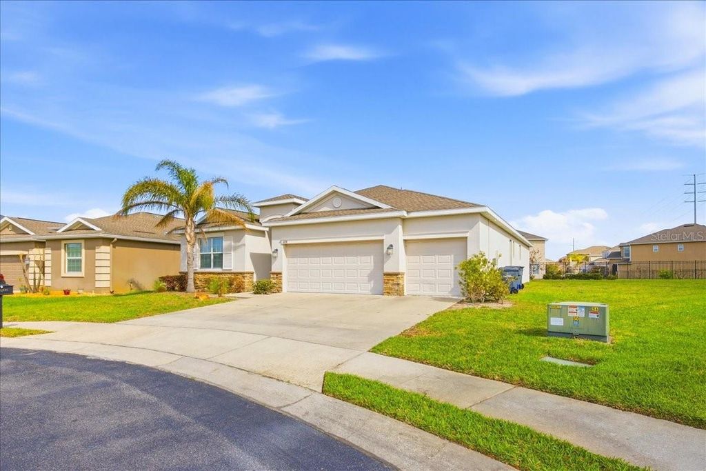 Photo of 4208 Cortland Drive, Davenport, FL 33837 (MLS # O6393356)