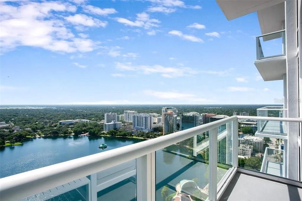 VUE/LK EOLA - Residential Lease