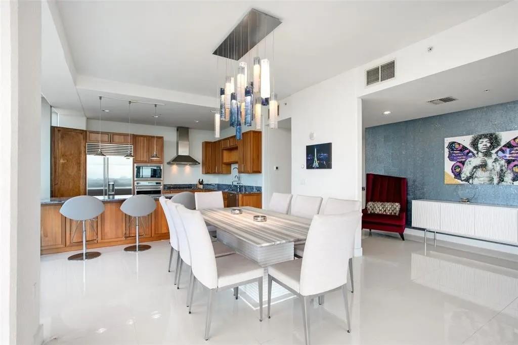 VUE/LK EOLA - Residential Lease