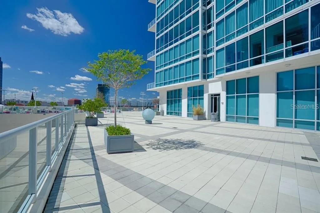 VUE/LK EOLA - Residential Lease