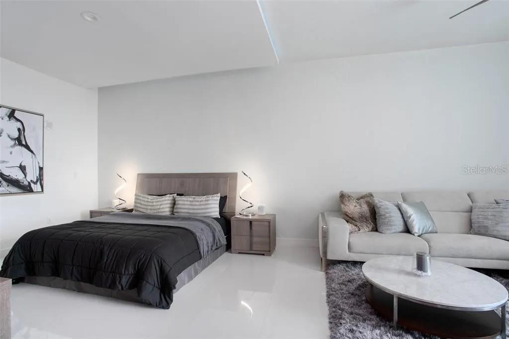 VUE/LK EOLA - Residential Lease