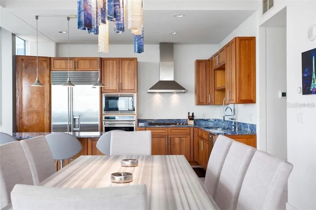 VUE/LK EOLA - Residential Lease