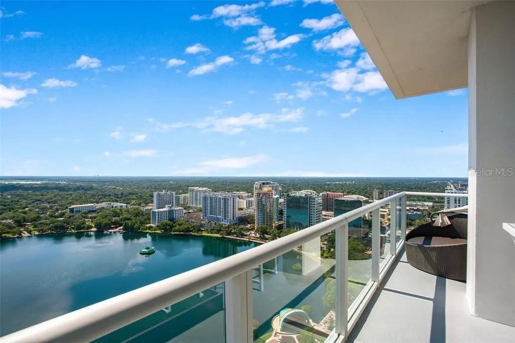 VUE/LK EOLA - Residential Lease