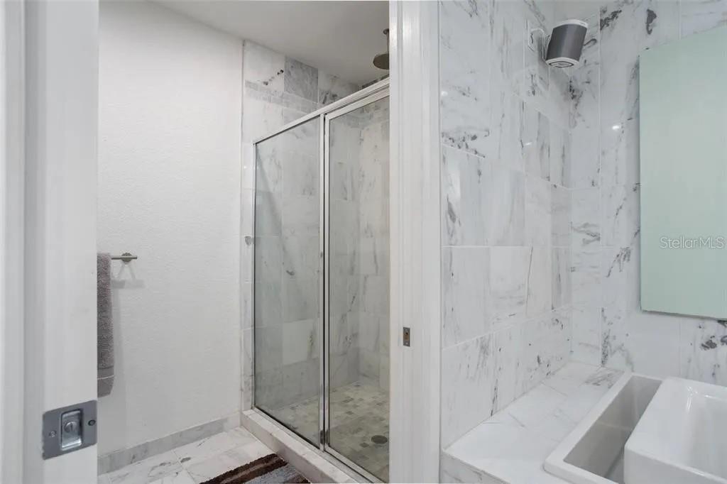 VUE/LK EOLA - Residential Lease