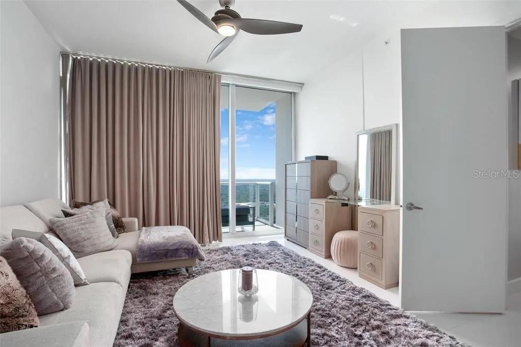 VUE/LK EOLA - Residential Lease