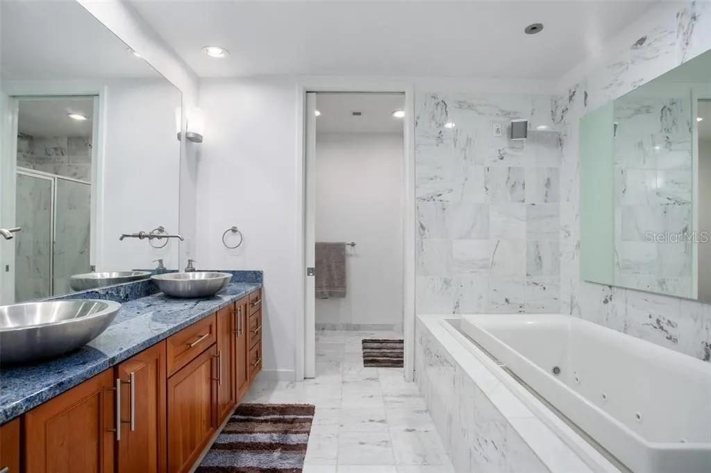 VUE/LK EOLA - Residential Lease