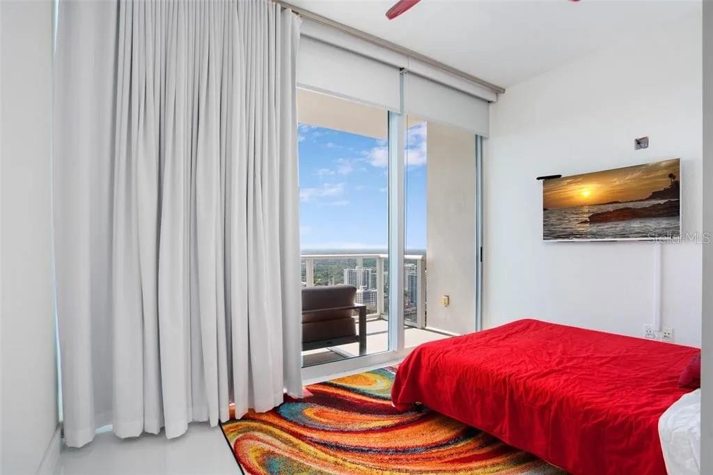 VUE/LK EOLA - Residential Lease