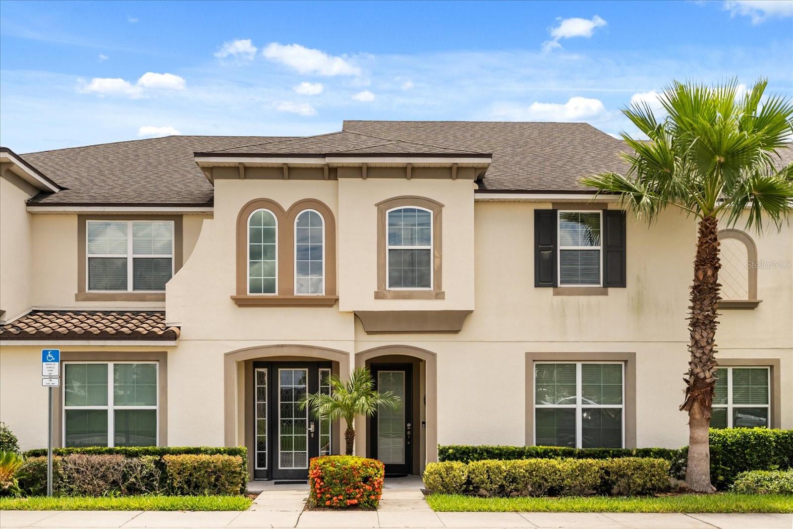 1592 CAREY PALM CIR